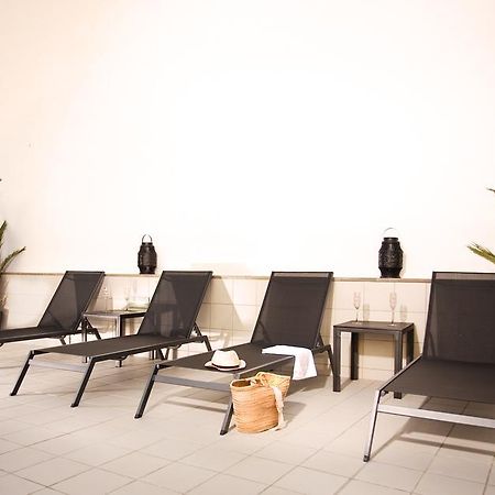 Urbanliving Fajardo Apartment Malaga Bagian luar foto