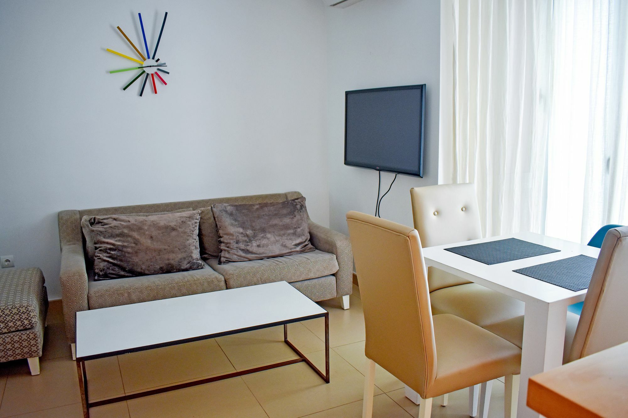 Urbanliving Fajardo Apartment Malaga Bagian luar foto