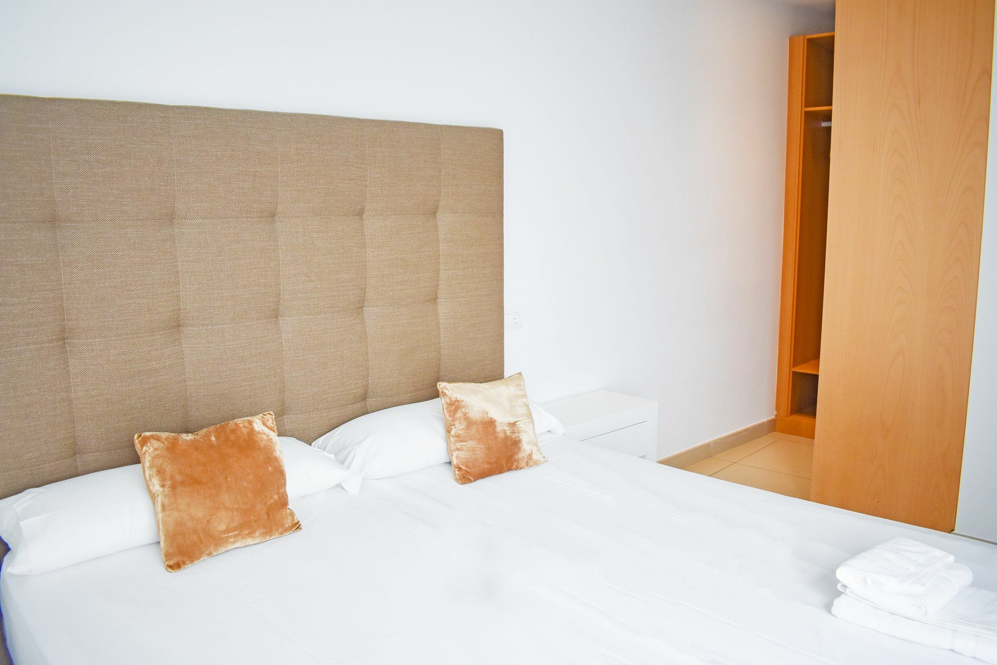 Urbanliving Fajardo Apartment Malaga Bagian luar foto